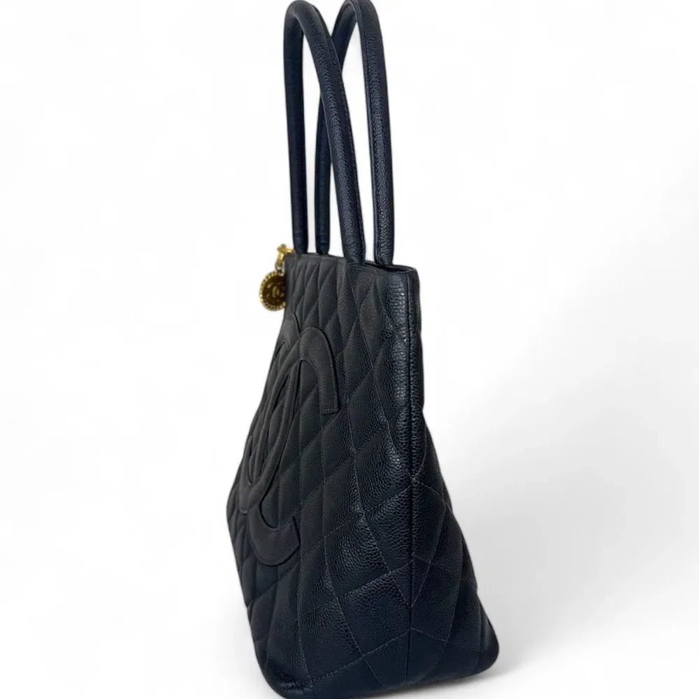 CHANEL Black Vintage CC Logo Caviar Leather Quilted Medallion Tote Bag - Picture 5 of 16